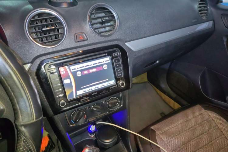 Used Volkswagen Jetta 2013 1.6L Manual Comfort Model Audio And AC Panel