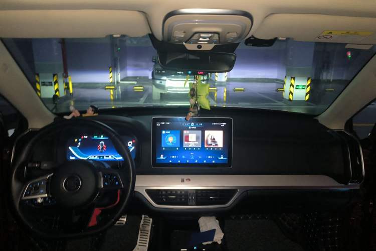 Used BYD Tang New Energy 2018 DM 2.0T All-Wheel Drive Smart Connect & Enjoyment Model 7 Seats China V Emission Standard