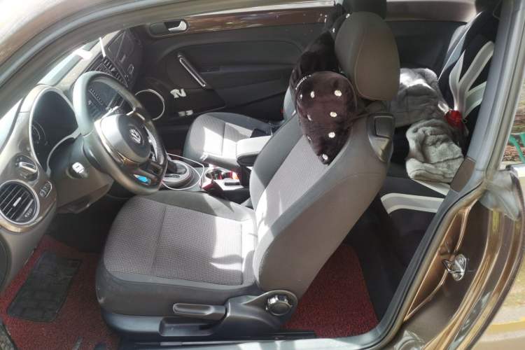 Used Volkswagen Beetle 2015 180TSI model
