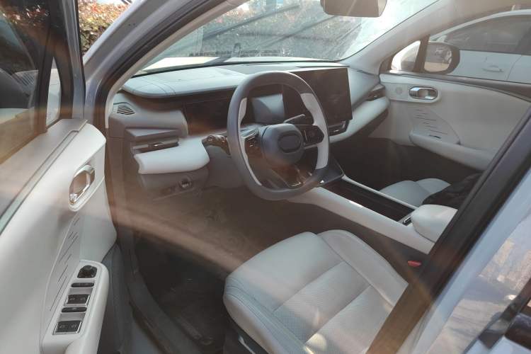 Used Lynk & Co 06 EM-P 2023 EM-P 126 Long-Range Pro
