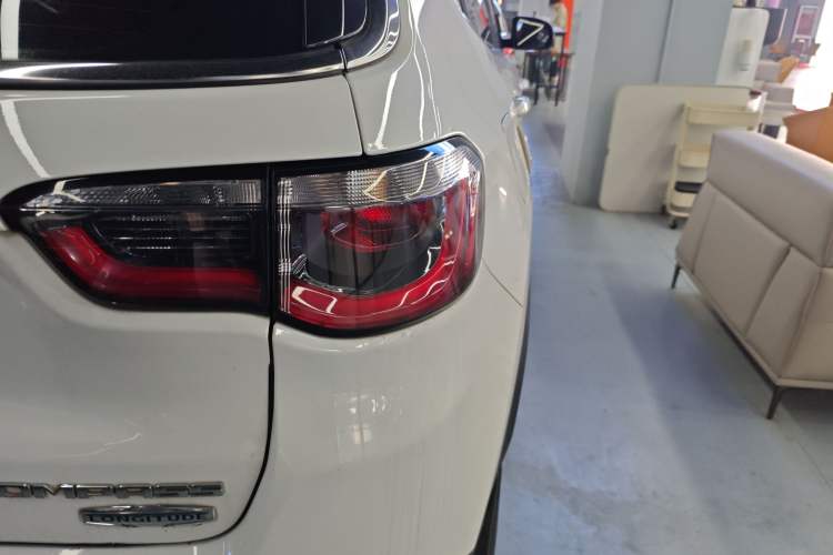 Used Jeep Compass 2017 200T Automatic Family Edition Right Rear Taillight