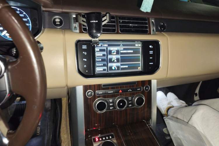 Used Land Rover Range 2014 Revised 3.0 SC V6 Vogue
