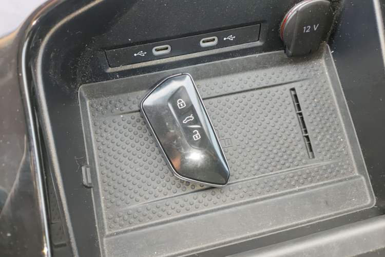 Used Volkswagen Tavendor 2024 380TSI All-Wheel Drive R-Line Cruise Edition