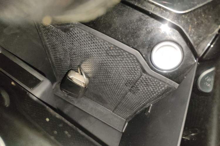 Used Volkswagen T-ROC 2018 280TSI DSG Two-Wheel-Drive Comfort Version China V Standard Vehicle Key