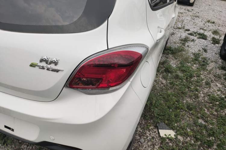 Used CHANGAN Benni E-Star 2021 National Edition Xin Yue Version (Fast-Charging Edition) Lithium Iron Phosphate (31.18 kWh) Right Rear Taillight
