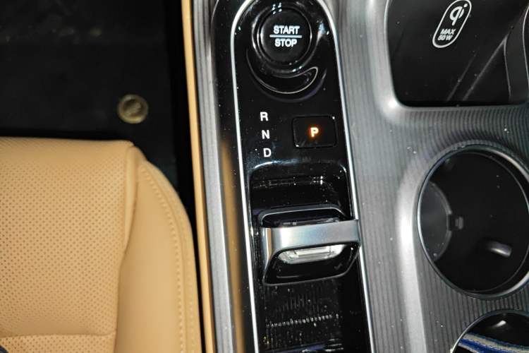 Used GAC Trumpchi E8 2024 Honor Series 2.0L Honor Edition Gear Lever