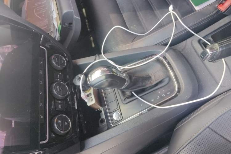 Used Volkswagen Sagitar 2017 230TSI Automatic Luxury Edition
