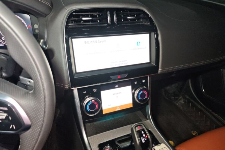 Used Jaguar XEL 2025 2.0T 250 PS R-DYNAMIC 90th Anniversary Edition Audio And AC Panel