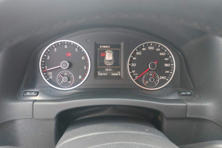 Used Volkswagen Tiguan 2015 1.8TSI Automatic All-Wheel-Drive Luxury Model Instrument Cluster