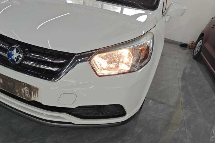 Used Venucia R50 2016 1.6L Manual Elite Edition
