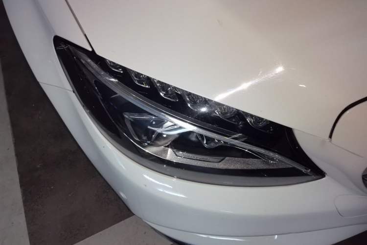 Used Mercedes-Benz C-Class 2018 C 180 L Fashion Edition Sport Version Right Front Headlight