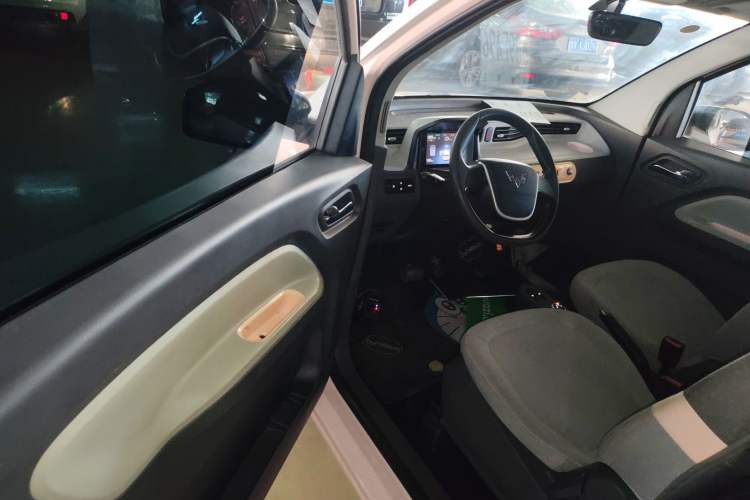 Used Wuling Hongguang MINIEV 2022 Macaron Premium Model – Lithium Iron Phosphate