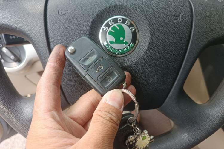 Used Skoda Octavia 2007 1.6L Automatic Elegance Edition Vehicle Key