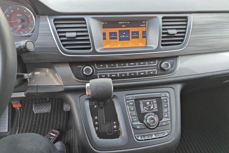 Used SAIC MAXUS G10 2018 PLUS 2.0T Automatic Smart Edition
