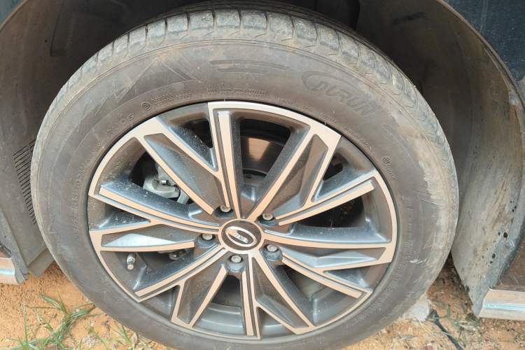 Used GAC Trumpchi M8 2024 Master Series 400T Prestige Edition Right Front Wheel Hub