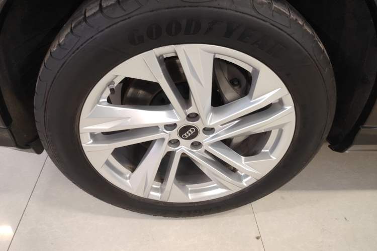 Used Audi Q7 2023 45 TFSI quattro S line Sport model