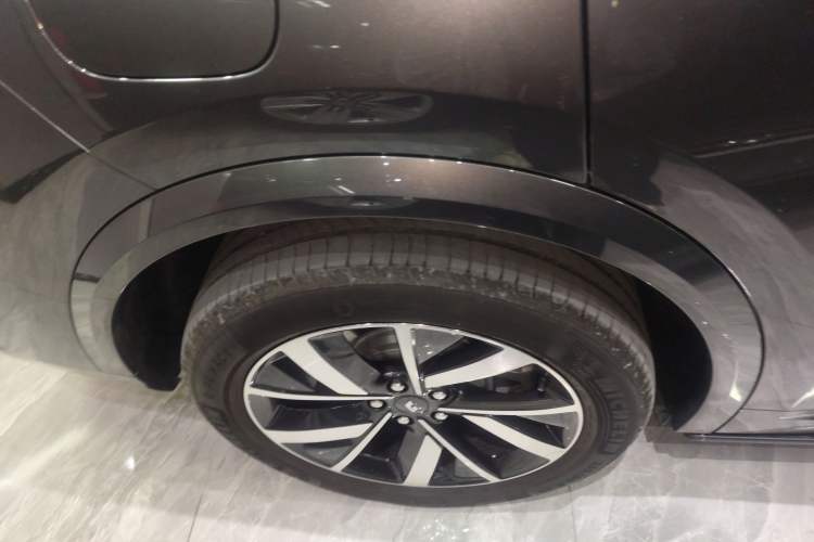 Used Li Auto L8 2023 Air model
