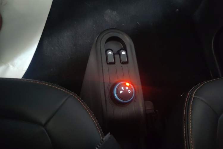 Used Wuling Hongguang MINIEV 2020 Freedom Version Lithium Iron Phosphate Gear Lever