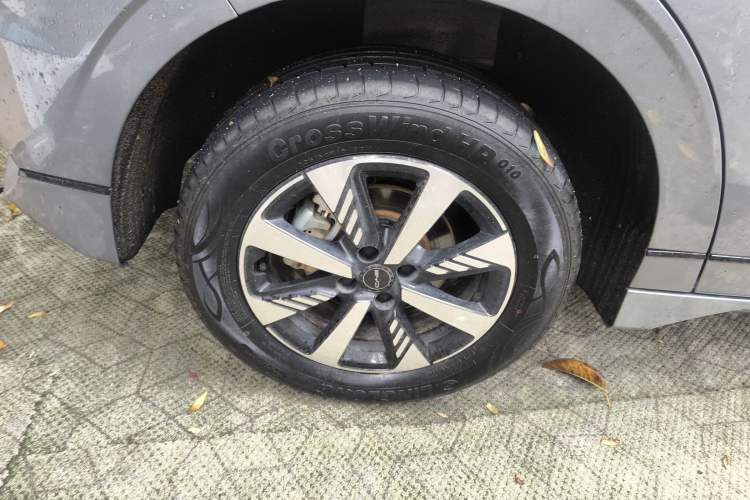 Used BYD e2 2023 Luxury Model Right Rear Wheel Hub