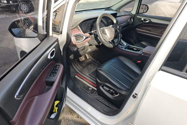 Used GAC Trumpchi M6 2021 270T DCT Luxury Edition (7-seater) Driver Seat