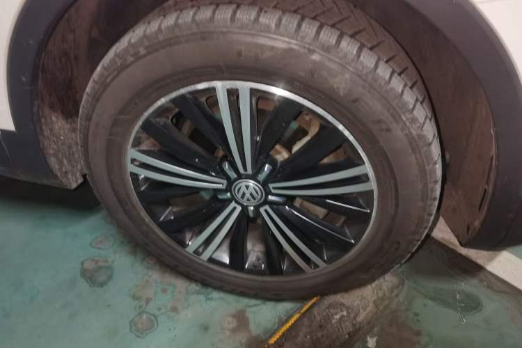 Used Volkswagen Tiguan L 2020 330TSI Automatic Two-Wheel Drive Luxury Edition China VI Standard