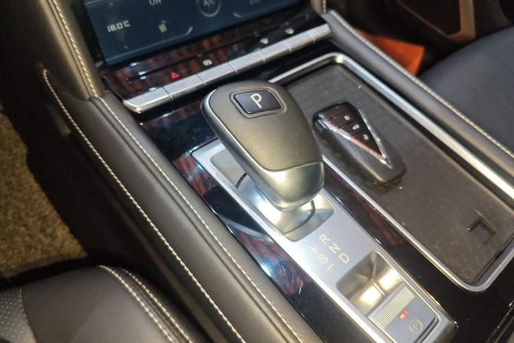 Used Venucia Star 2020 260T Automatic 48V Mild Hybrid Turbocharged Star Edition