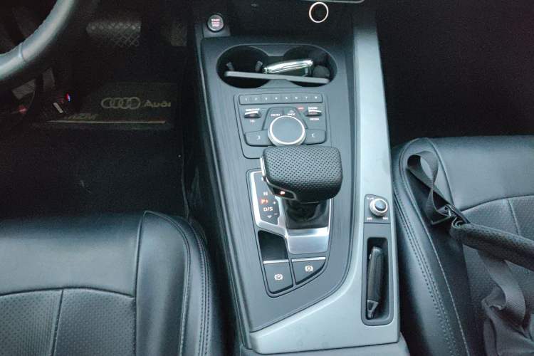 Used Audi A4L 2019 35 TFSI Ambition China VI
