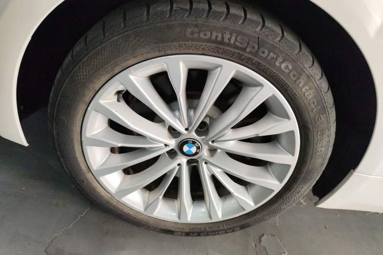 Used BMW 5 Series 2019 525Li Luxury Package Right Rear Wheel Hub