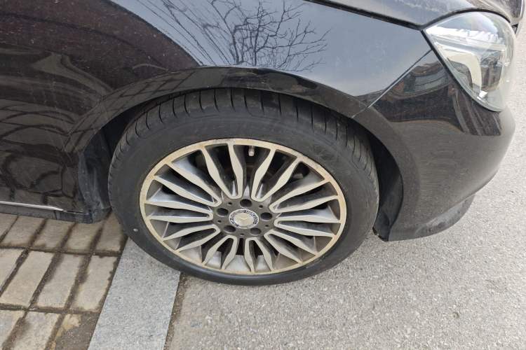 Used Mercedes-Benz E-Class 2015 Facelift E 260 L Luxury Edition