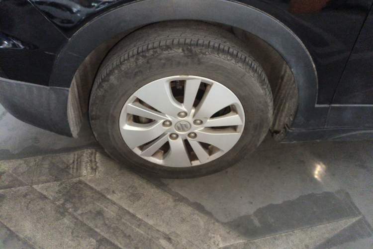 Used Suzuki S-Cross 2014 1.6L Manual Two-Wheel Drive Entry Model Left Front Wheel Hub