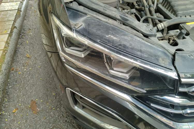 Used Volkswagen Tayron 2020 280TSI Two-Wheel Drive Luxury Connect Edition Right Front Headlight