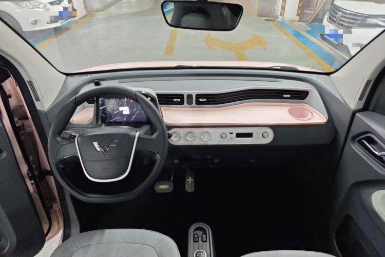 Used Wuling Hongguang MINIEV 2021 Macaron Fashion Model Lithium Iron Phosphate Center Console