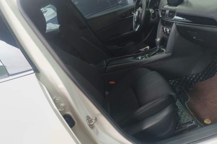 Used Mazda CX-4 2020 2.0L Automatic Two-Wheel Drive Blue Sky Dynamic Edition Right Front Seat