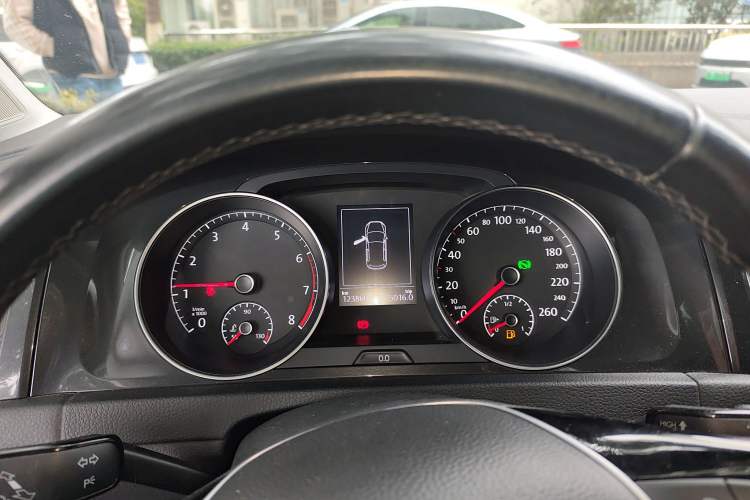 Used Volkswagen Golf 2018 230TSI Automatic Luxury Version Instrument Cluster