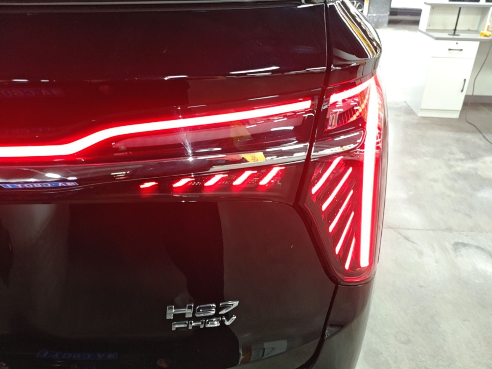 Hongqi HS7 PHEV 2024 2.0T PHEV Four-Wheel Drive Flagship Edition 7 Seats — снимка 9