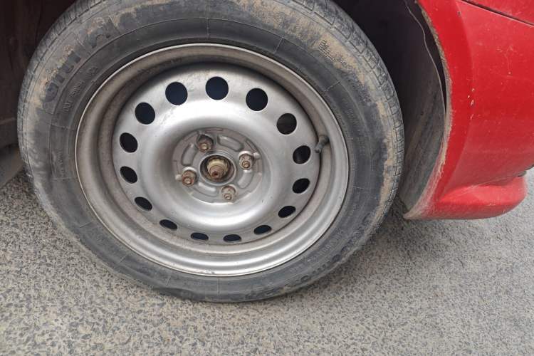 Used Geely Auto Diamond 2013 1.5L Manual Entry-Level Model