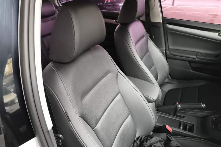 Used Volkswagen Sagitar 2017 230TSI Automatic Comfort Version
