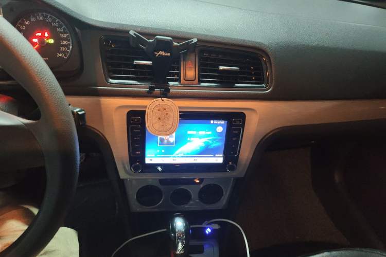 Used Volkswagen Lavida 2013 Revised Classic 1.6L Automatic Fashion Edition
