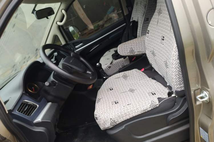 Used FORTHING Lingzhi 2023 M5L 1.6L Comfort 9-Seater
