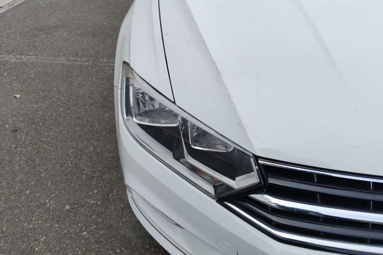 Used Volkswagen Bora 2017 1.6L Automatic Comfort Model Right Front Headlight