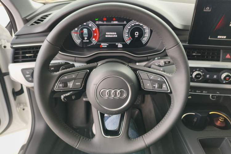 Used Audi A4L 2020 40 TFSI Fashion Dynamic Model Steering Wheel