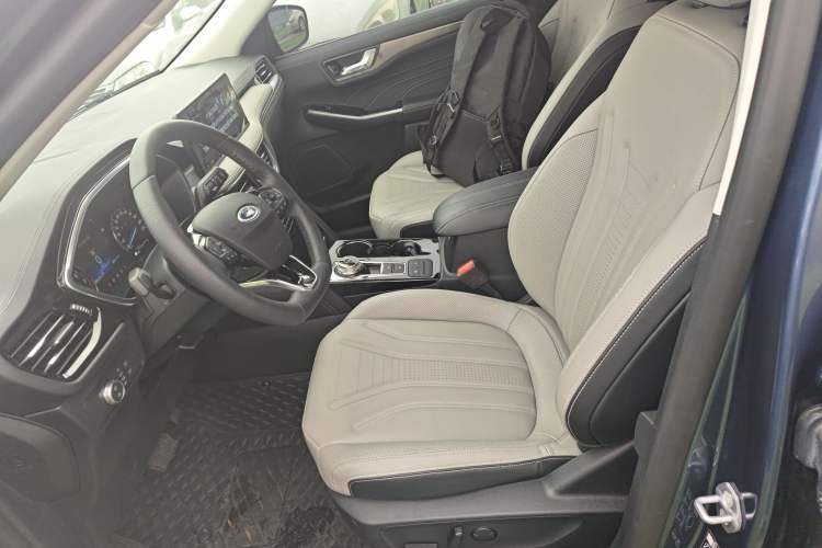 Used Ford Escape 2020 EcoBoost 245 Two-Wheel-Drive Titanium Edition
