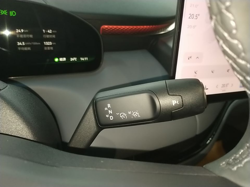 Zeekr MIX 2025 Intelligent Driving Version — снимка 16