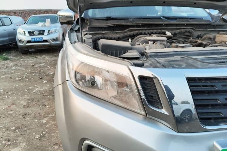 Used Nissan Navara 2017 2.5L Automatic 2WD Luxury Edition QR25
