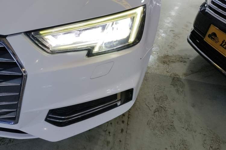 Used Audi A4L 2018 30th Anniversary Edition 40 TFSI Fashion Model
