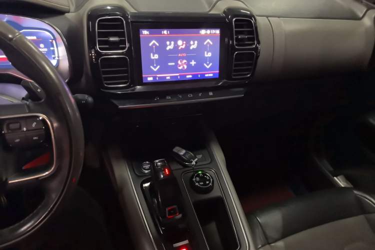 Used Citroen C5 AIRCROSS 2017 380THP Luxury Model Audio And AC Panel