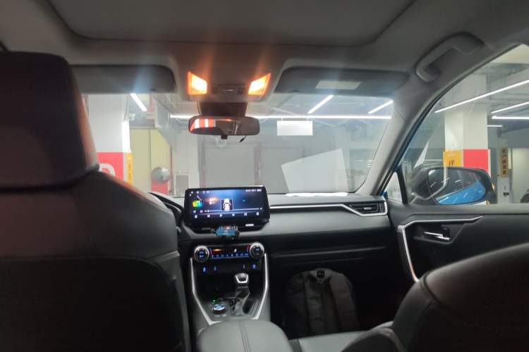 Used Toyota RAV4 2020 2.0L CVT Four-Wheel Drive Prestige Edition
