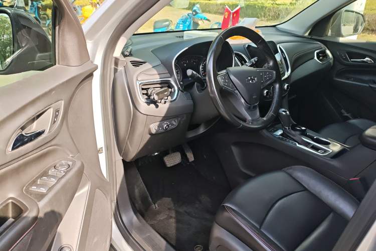 Used Chevrolet Equinox 2019 Redline 550T Automatic All-Wheel-Drive RS Model China VI Standard
