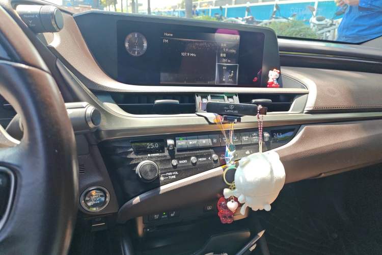 Used Lexus ES 2018 200 Luxury Edition China V Standard Audio And AC Panel