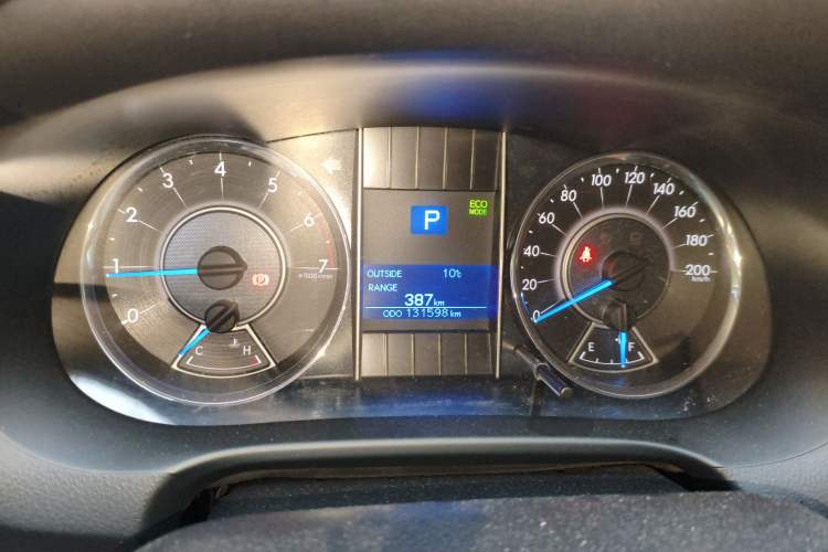 Used Toyota Fortuner 2016 2.7L Middle East Version Odometer Close Up